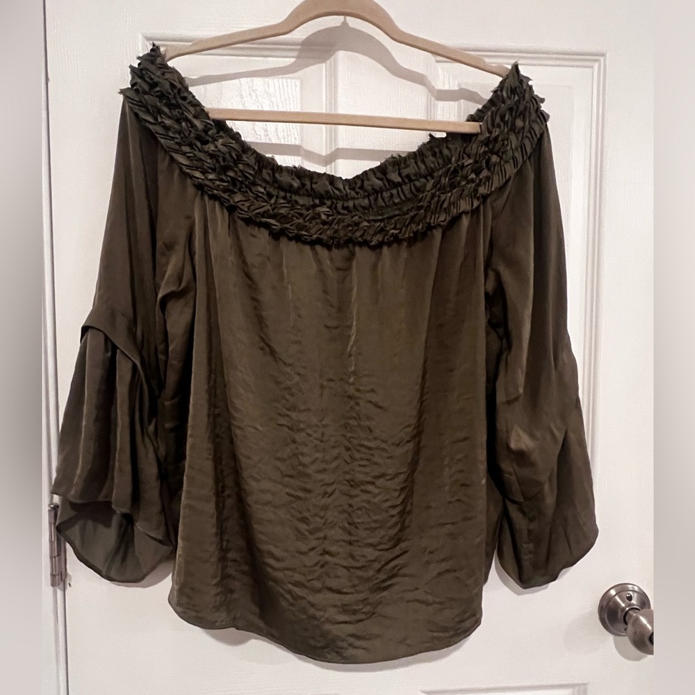 Vince Camuto Off-shoulder (Lg) top with ruffle accent and bell sleeves